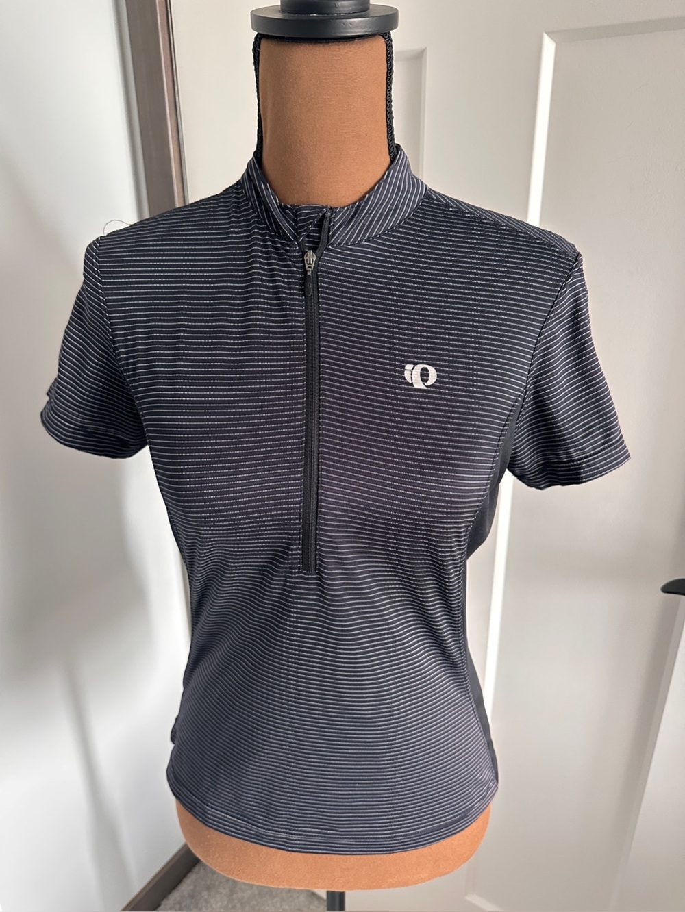 Pearl Izumi Women’s Ultrastar Cycling Jersey Black Stripe Size Small -B